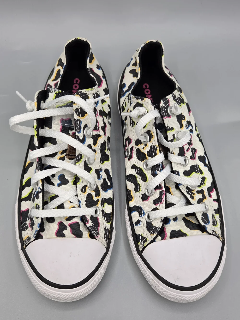 Converse Kids Low-Top Sneakers in White with Neon Leopard Print - Size 3